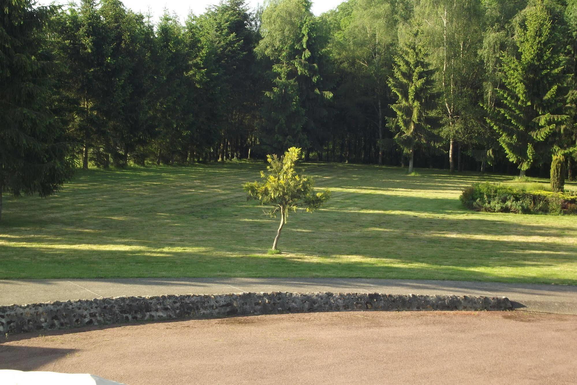 Les Vedieres Conflans-sur-Anille Exterior photo